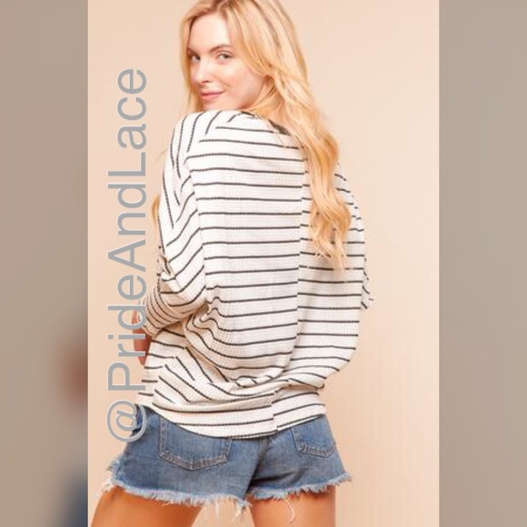 🕊Ivory Stripe Dolman Blouse🕊 - Picture 3 of 4